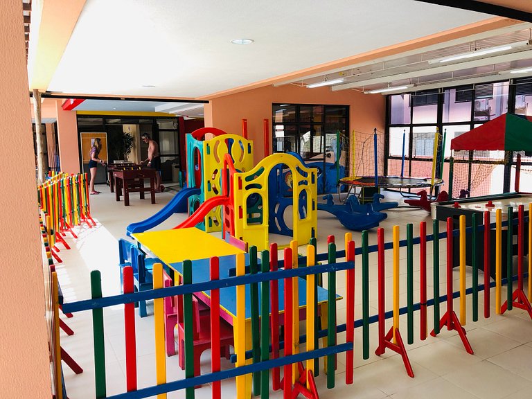 Studio em Jurerê melhor resort pé na areia JBV464 Seazone