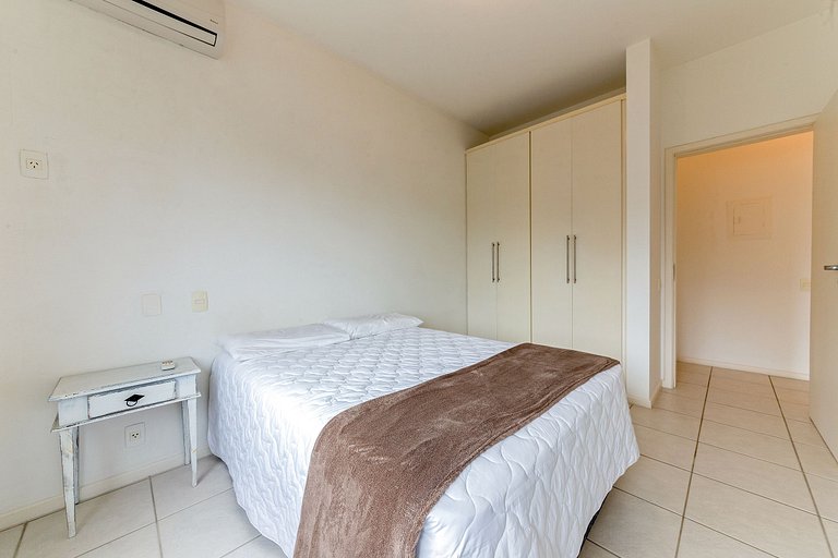 Apartamento em Jurerê enorme próximo da praia AYA201 Seazone