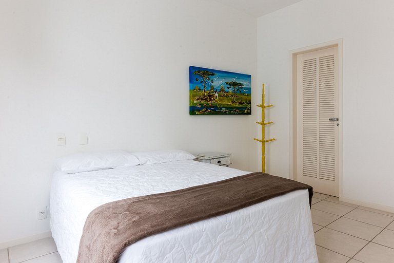 Apartamento em Jurerê enorme próximo da praia AYA201 Seazone