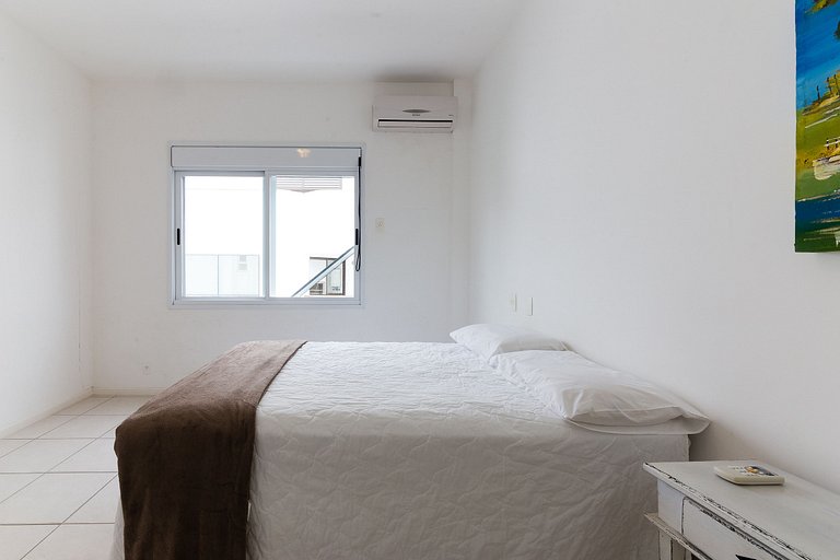 Apartamento em Jurerê enorme próximo da praia AYA201 Seazone