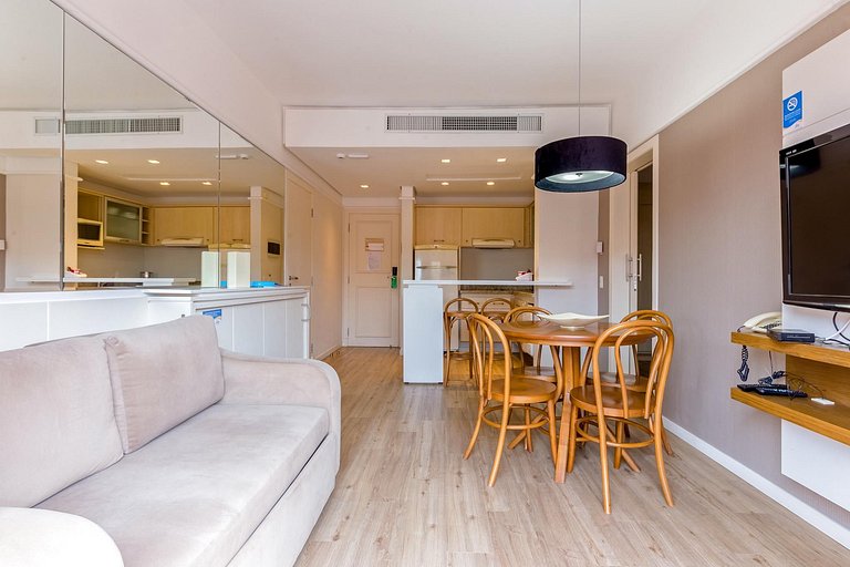 Suite vista mar y piscina resort en Jurerê JBV462 Seazone