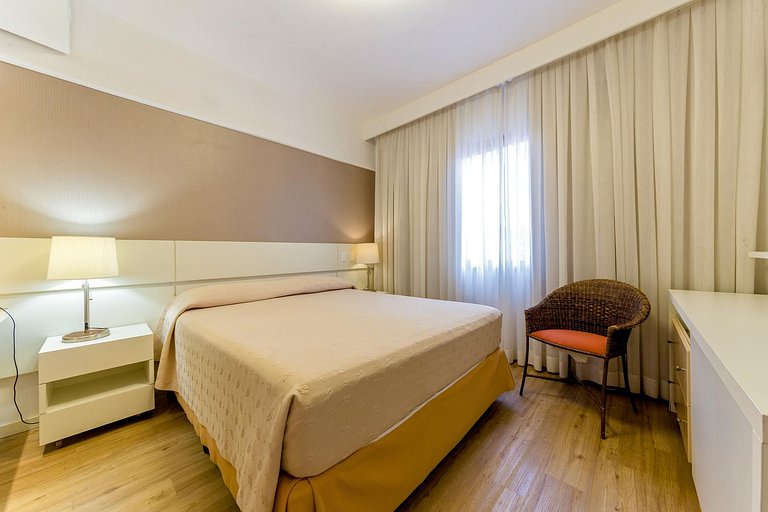 Suite vista mar y piscina resort en Jurerê JBV462 Seazone