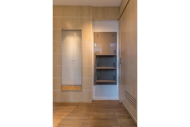 Suíte vista mar e piscina resort em Jurerê JBV462 Seazone