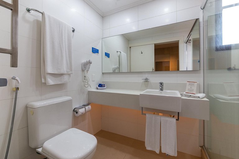 Suite vista mar y piscina resort en Jurerê JBV462 Seazone