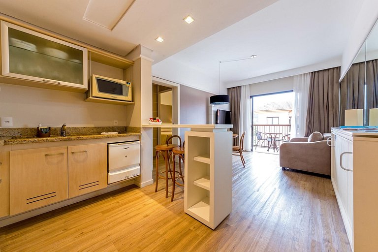 Suíte vista mar e piscina resort em Jurerê JBV462 Seazone