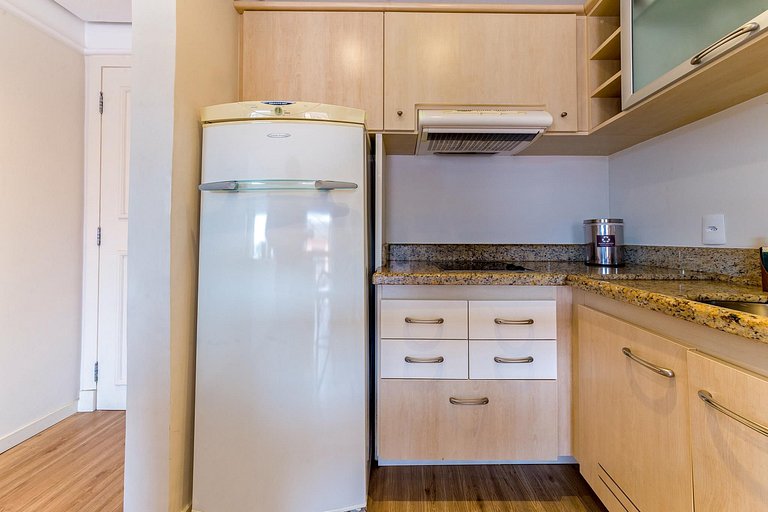 Suíte vista mar e piscina resort em Jurerê JBV462 Seazone