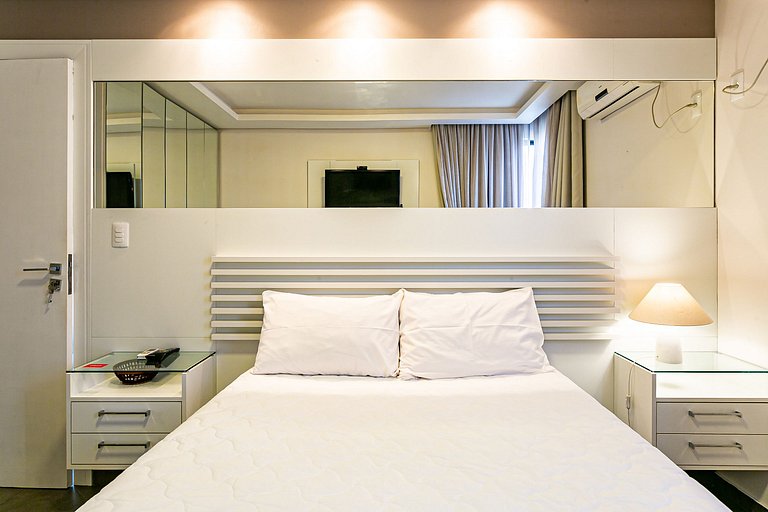 Apartamento em Jurerê espetacular vista mar JBM202 Seazone