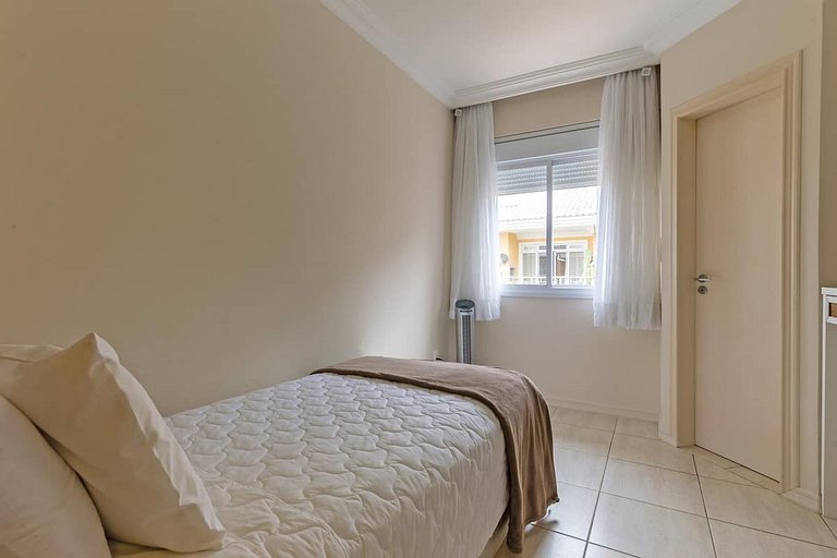 Apartamento em Jurerê amplo aconchegante ótimo VDI208Seazone