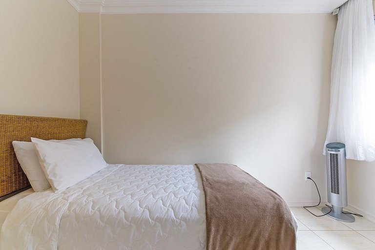 Apartamento em Jurerê amplo aconchegante ótimo VDI208Seazone