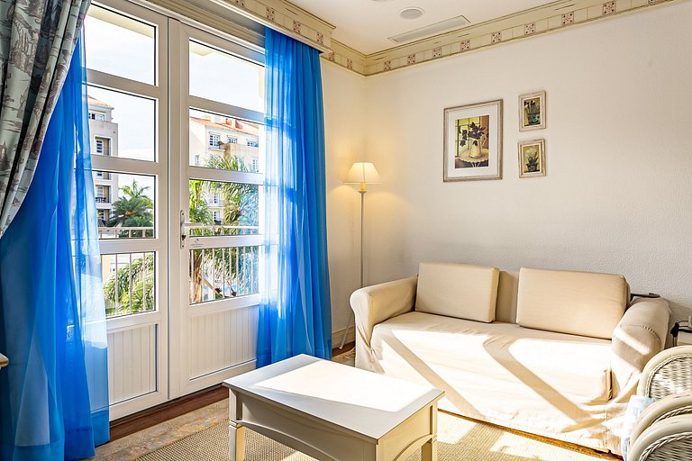 Suíte em Jurerê melhor resort beira mar ILC2108 Seazone