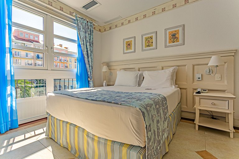 Suite Resort con vistas a la piscina ILC4102