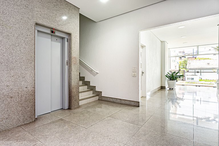 Apartamento em Jurerê enorme próximo da praia AYA201 Seazone