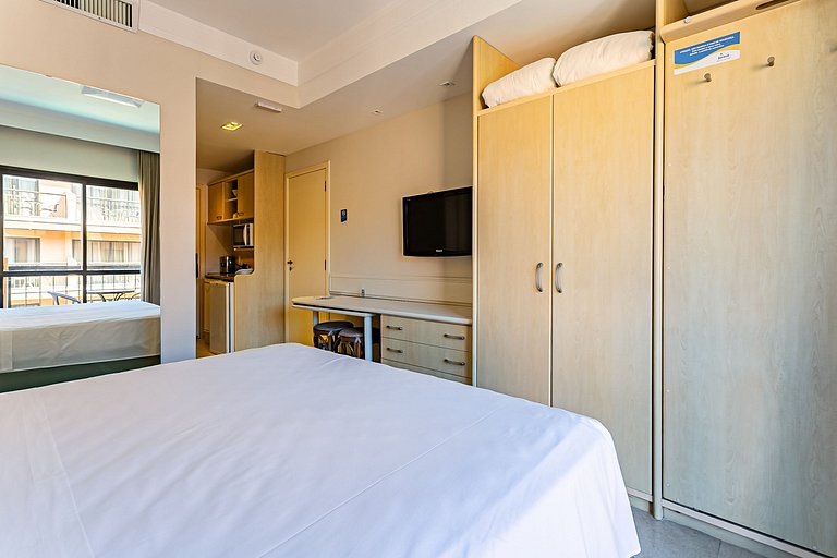 Studio em Jurerê com vista piscina em resort JBV334 Seazone