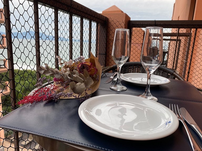 Apartamento com vista para o mar em Jurere JBV306 Seazone