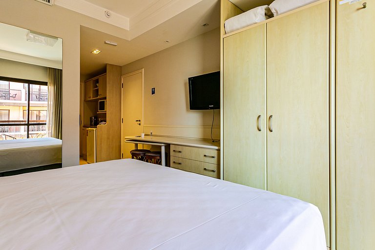 Apartamento com vista para o mar em Jurere JBV306 Seazone