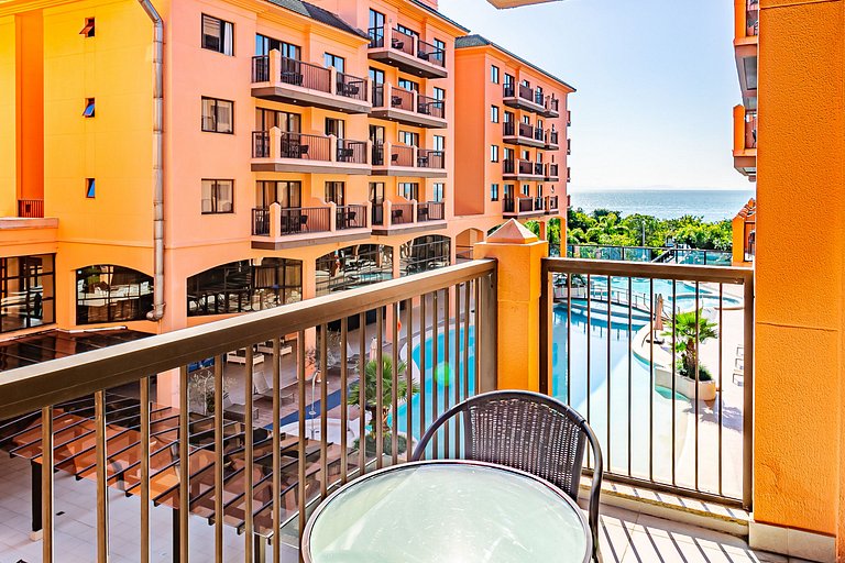 Apartamento con vistas a la piscina y al mar en Jurere - JBV