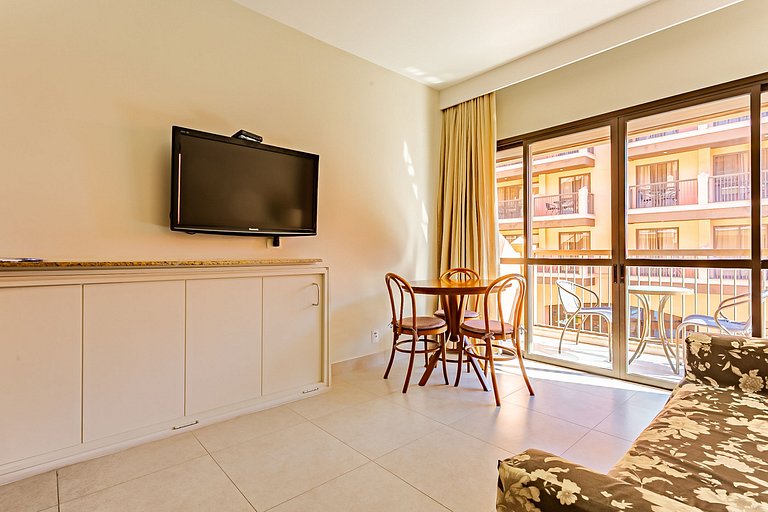 Apartamento con vistas a la piscina y al mar en Jurere - JBV