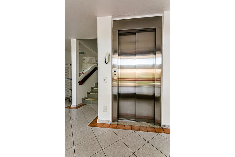 Apartamento con balcón en Open Shopping Jurerê