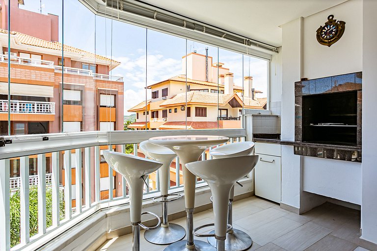 Apartamento con balcón en Open Shopping Jurerê
