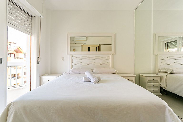 Apartamento con balcón en Open Shopping Jurerê