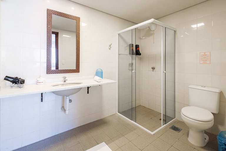 Apto com varanda 400m do mar B Camboriú RFT505