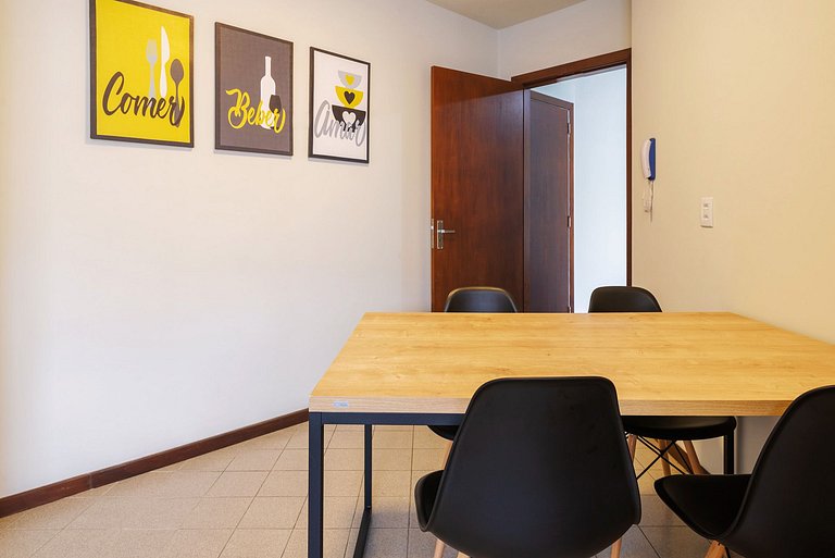 Apto com varanda 400m do mar B Camboriú RFT505