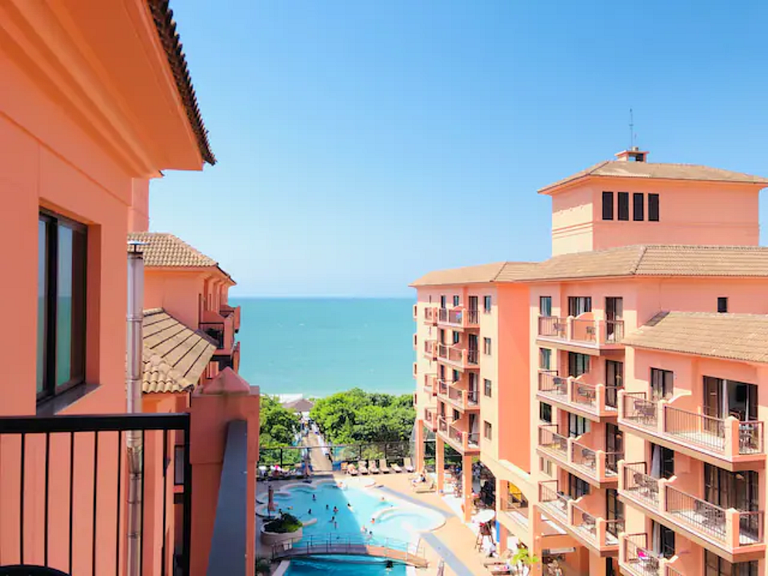 Suite vista mar y piscina resort en Jurerê JBV462 Seazone