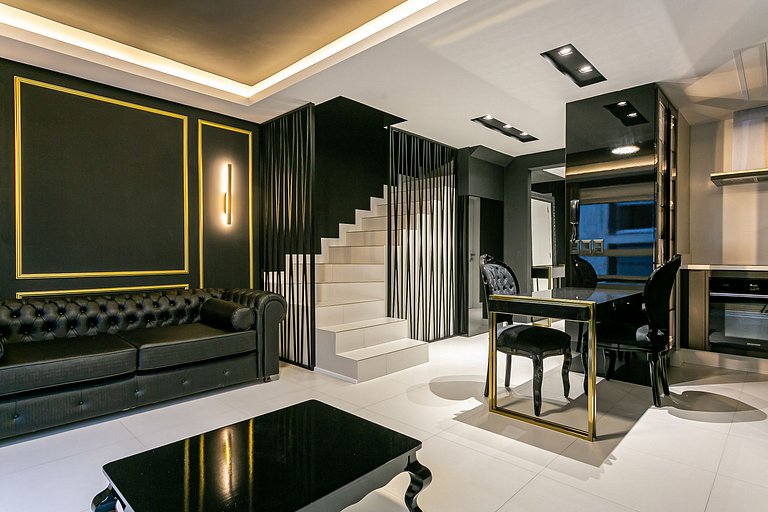 Apto de 2 andares com jacuzzi em Jurerê JRR410