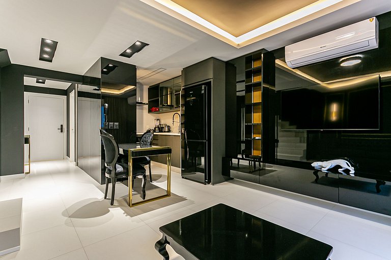 Apto de 2 andares com jacuzzi em Jurerê JRR410