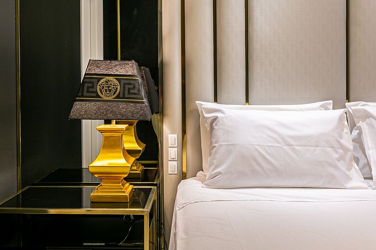 Apto de 2 andares com jacuzzi em Jurerê JRR410