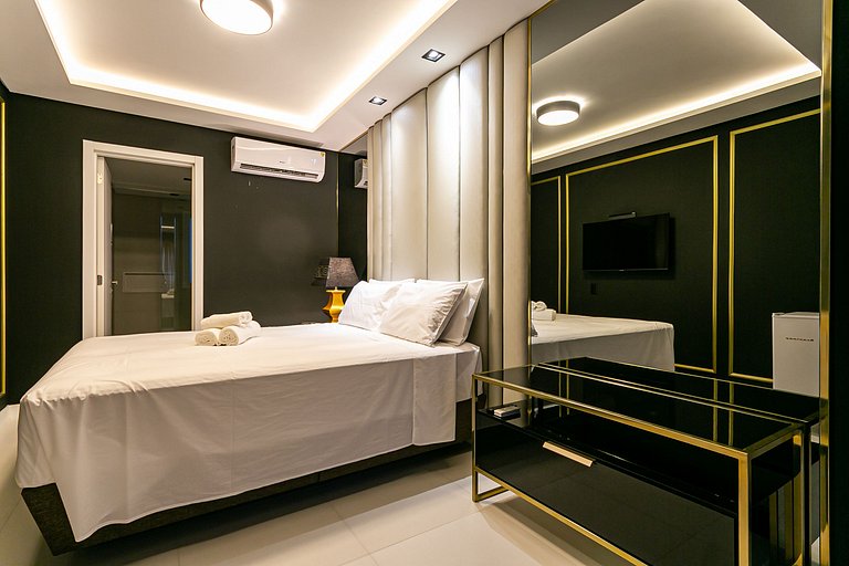 Apto de 2 andares com jacuzzi em Jurerê JRR410