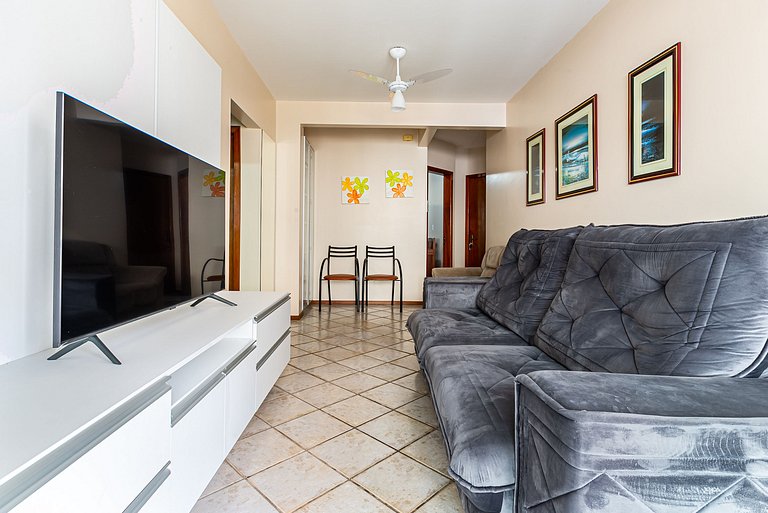 Apto pé na areia vista mar em Meia Praia EVB308