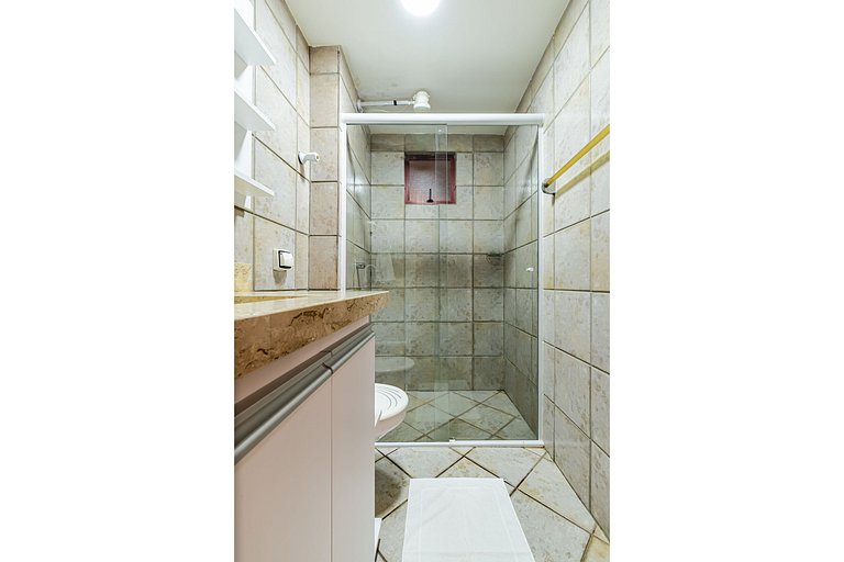 Apto pé na areia vista mar em Meia Praia EVB308