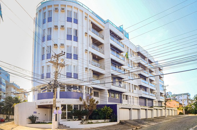 Cómodo apartamento a 200m de Praia do Forte CEE202 Seazone