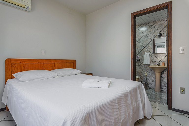 Cómodo apto a 3min de la playa de Bombinhas CRA304