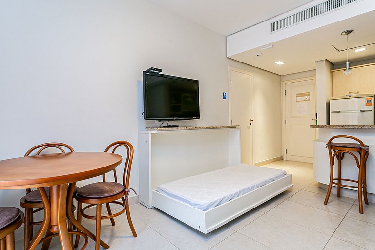 Suite c/vista piscina resort de lujo Jurerê JBV348