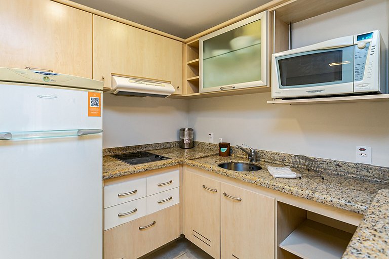 Suite c/vista piscina resort de lujo Jurerê JBV348