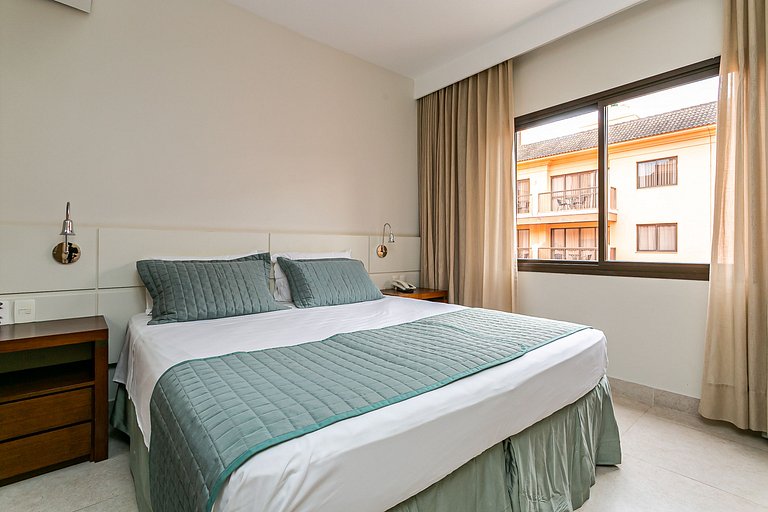 Suite c/vista piscina resort de lujo Jurerê JBV348