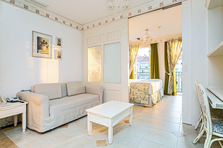 Fantástico estudio con vistas a la piscina ILC2414