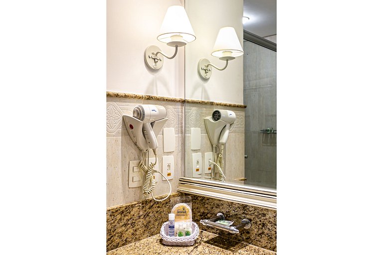 Increíble estudio con vistas a la piscina ILC1406