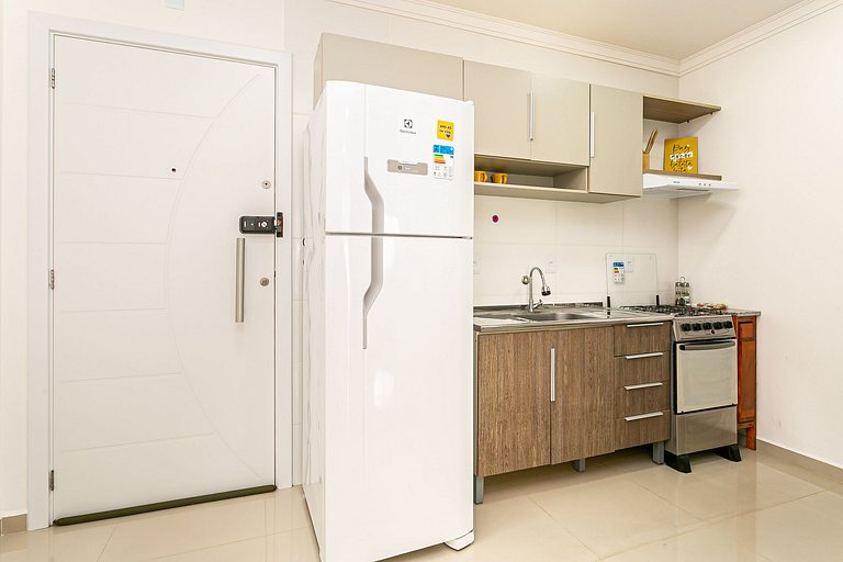 Apto com churrasqueira a 4min da praia RMI201