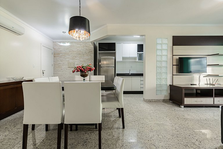 Apto c/varanda a 4min da praia de Bombas COL102