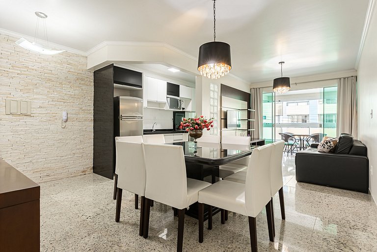 Apto c/varanda a 4min da praia de Bombas COL102