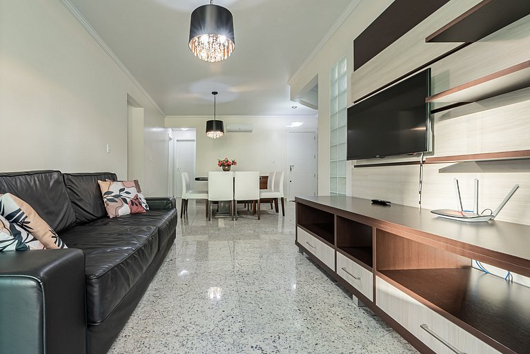 Apto c/varanda a 4min da praia de Bombas COL102