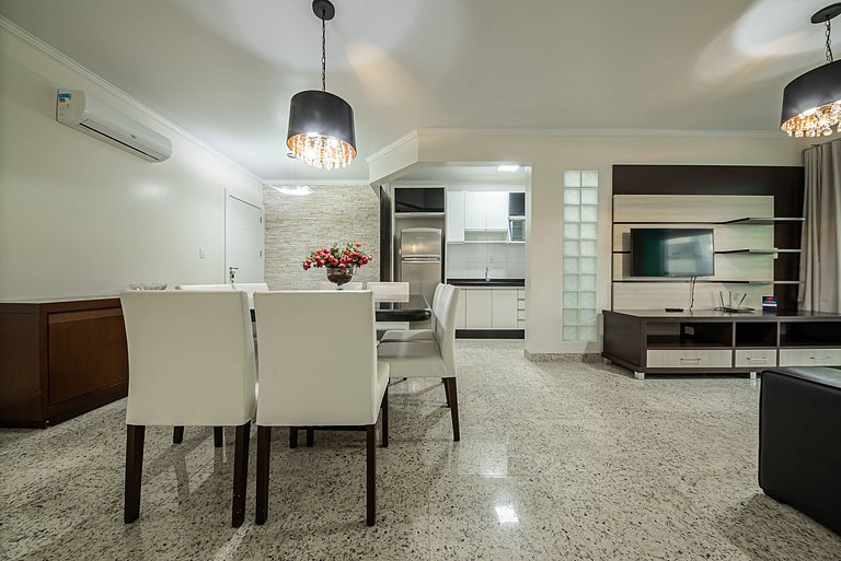 Apto c/varanda a 4min da praia de Bombas COL102