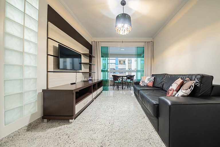 Apto c/varanda a 4min da praia de Bombas COL102