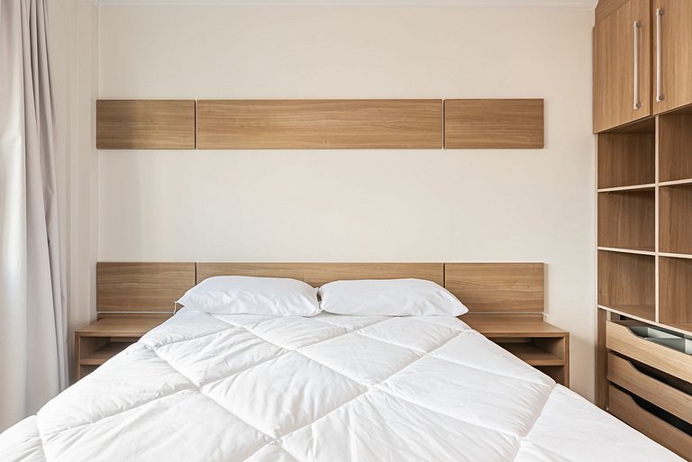 Apto c/varanda a 4min da praia de Bombas COL102