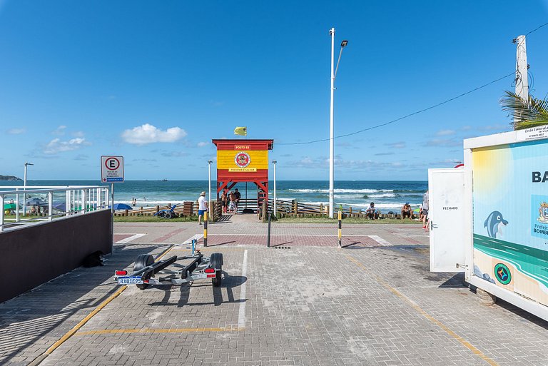 Apart con balcón a 4min de la playa Bombas COL102