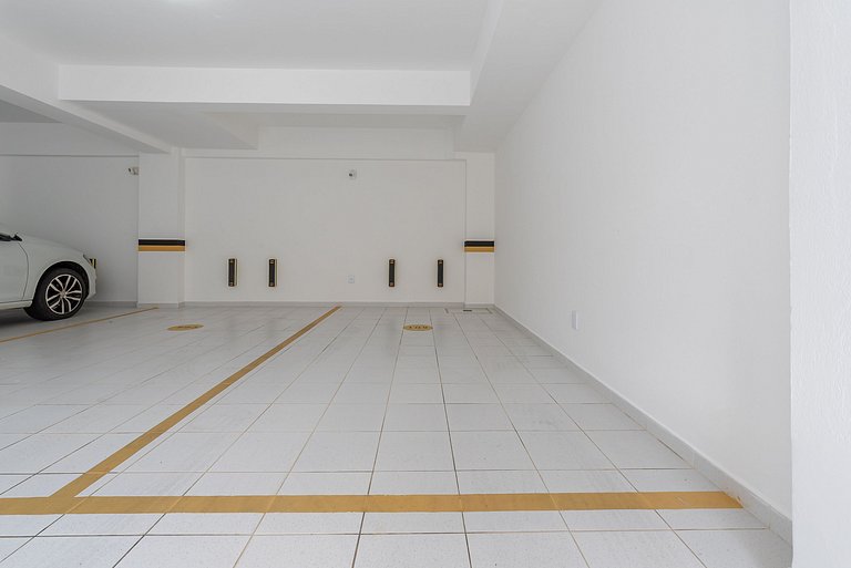 Apto c/varanda a 4min da praia de Bombas COL102