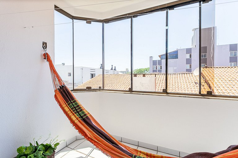 Belo apto a 750 m da praia dos Ingleses LGR204